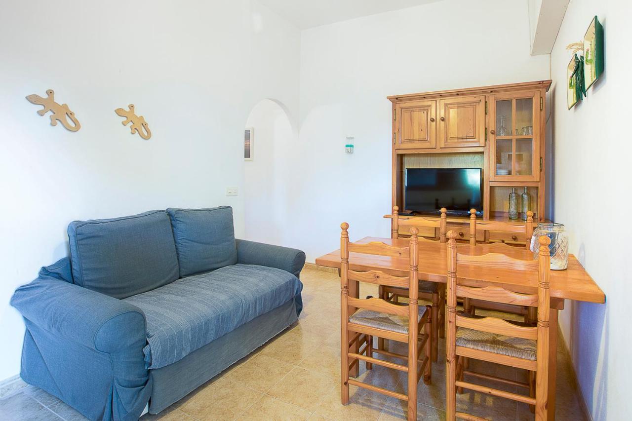 Apartamentos Molina 9-10-11 Es Caló Exterior photo